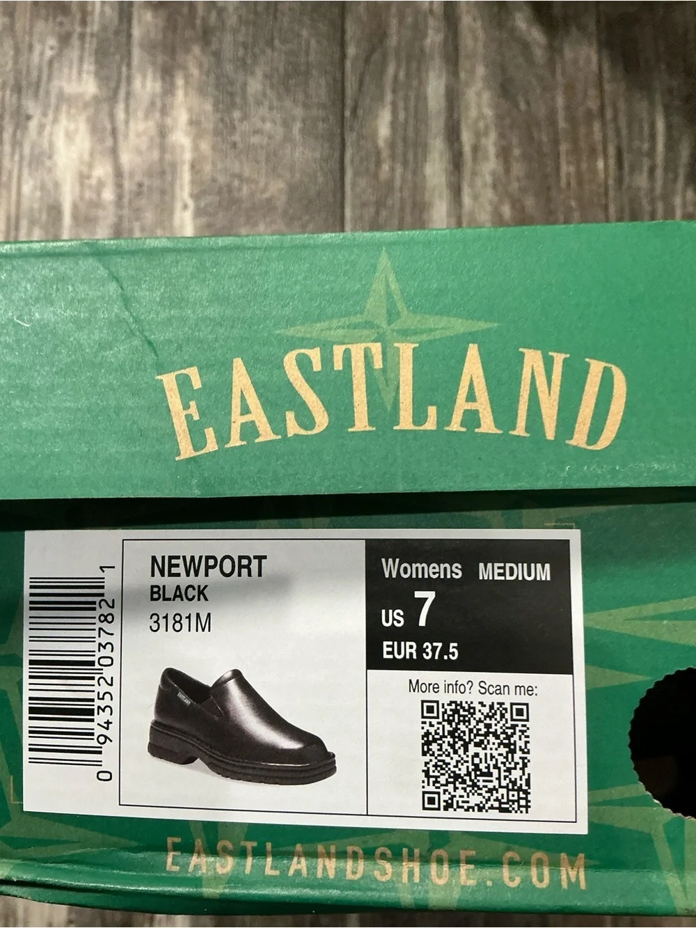 Eastland Black Slip-On Leather Loafers Size 7